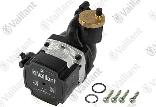Vaillant Pumpe mit geöffneter Oberseite, Anschluss für Wasserleitungen und Zubehörteilen wie Schrauben und Dichtungen auf einem weißen Hintergrund.